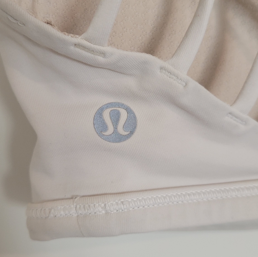 Lululemon Free To Be Bra Size 4 - Picture 3 of 5